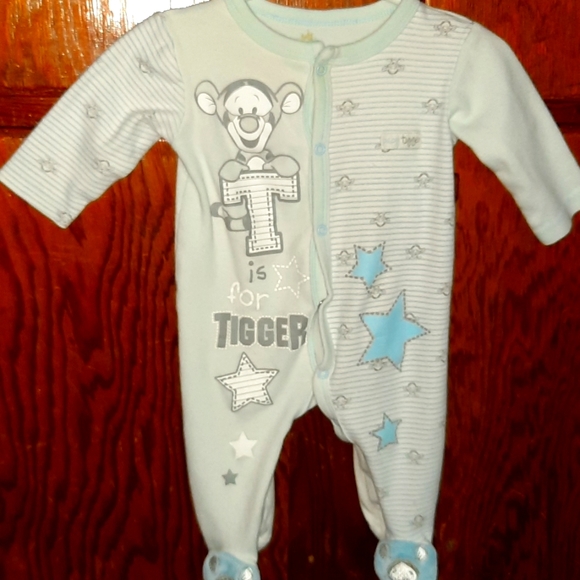 4 for 20$ three Disney baby pj's mickey mouse , Winnie the pooh & Tigger too!!! - Picture 7 of 8
